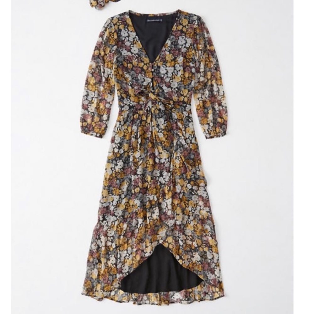 Floral ruffle hem midi dress